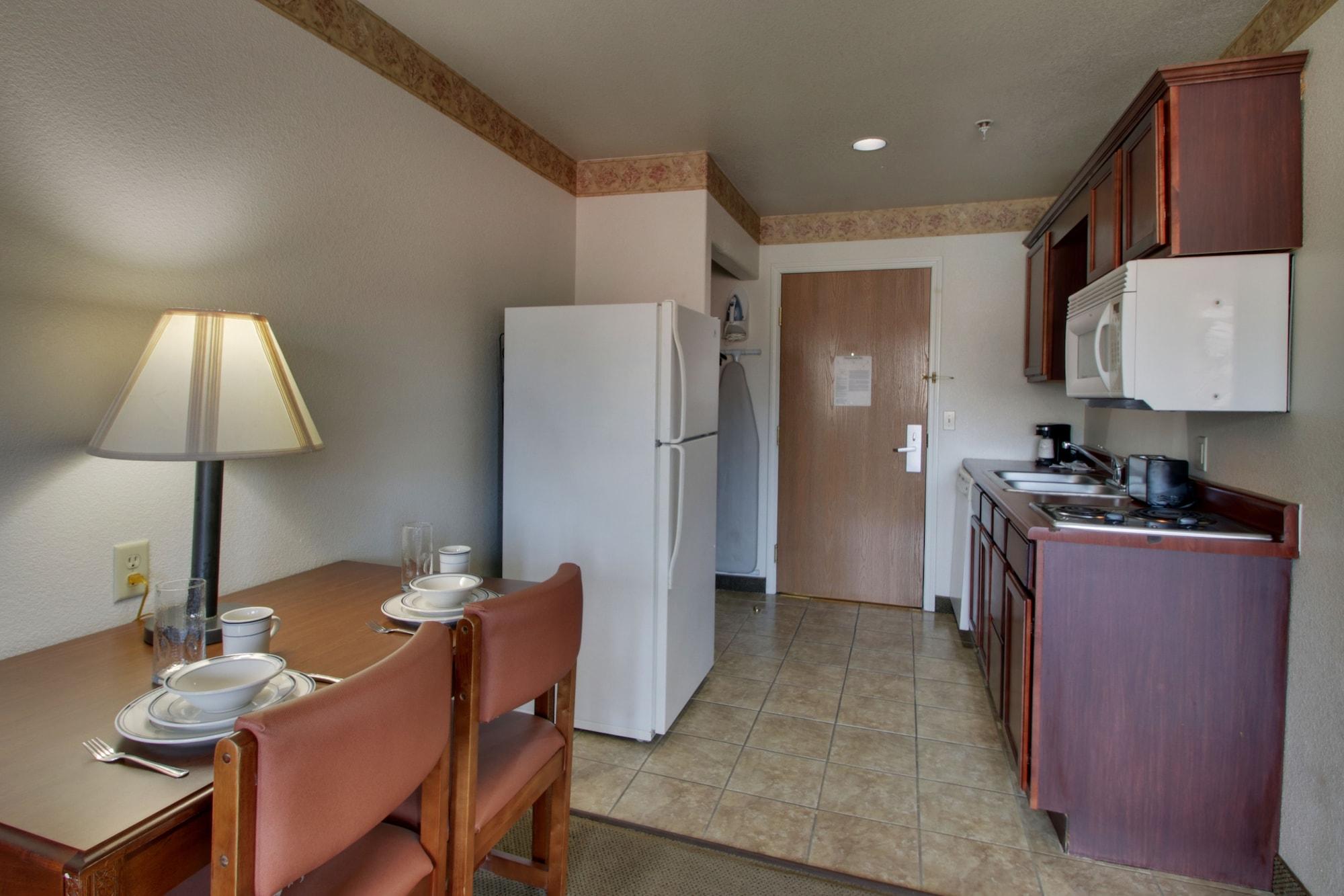 All Towne Suites Saint Robert Exteriör bild