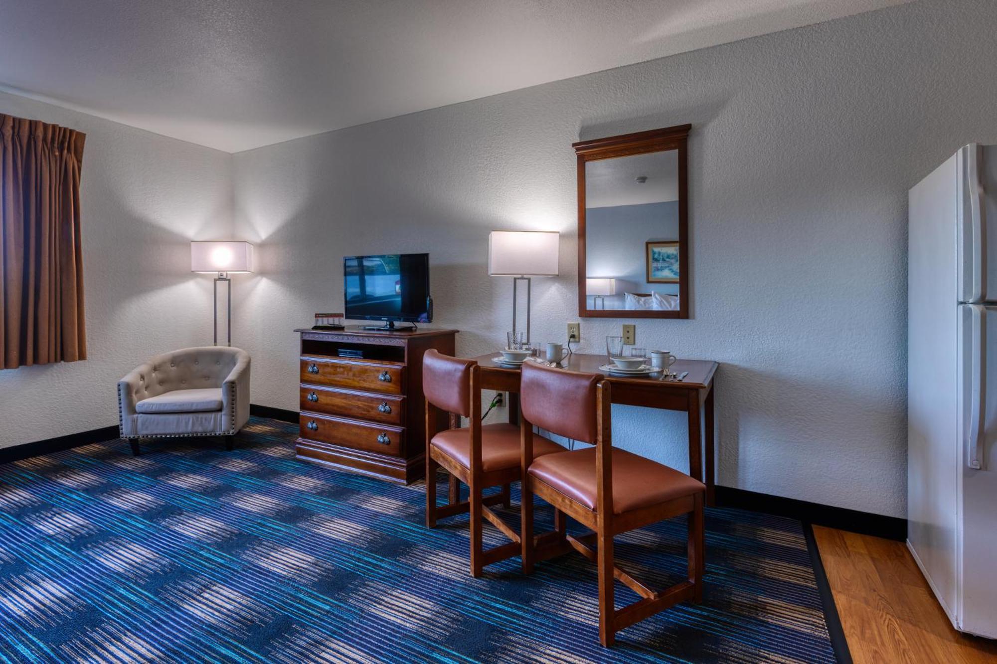 All Towne Suites Saint Robert Exteriör bild