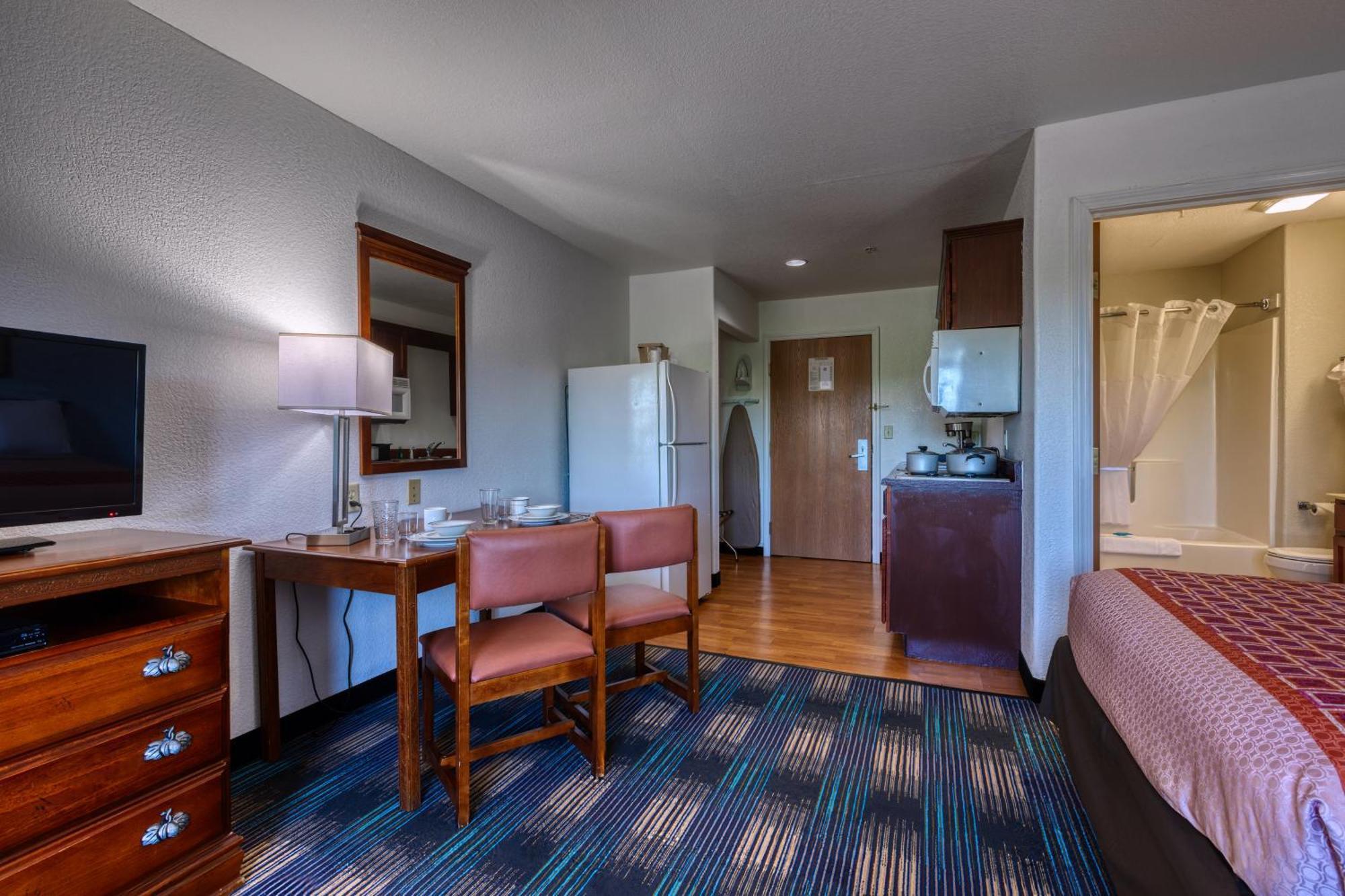 All Towne Suites Saint Robert Exteriör bild