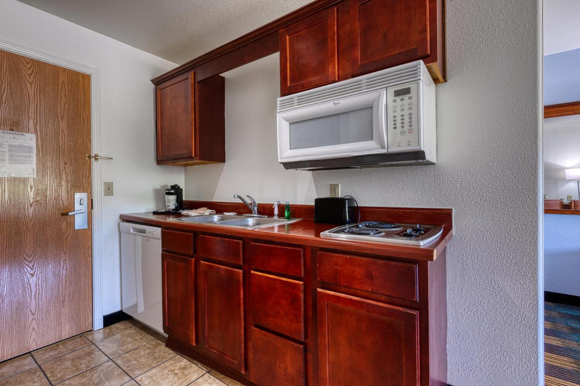 All Towne Suites Saint Robert Exteriör bild