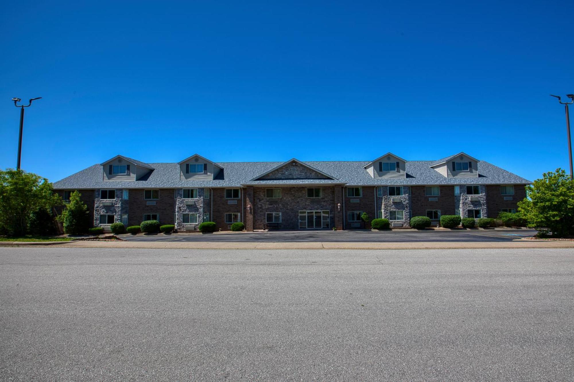 All Towne Suites Saint Robert Exteriör bild