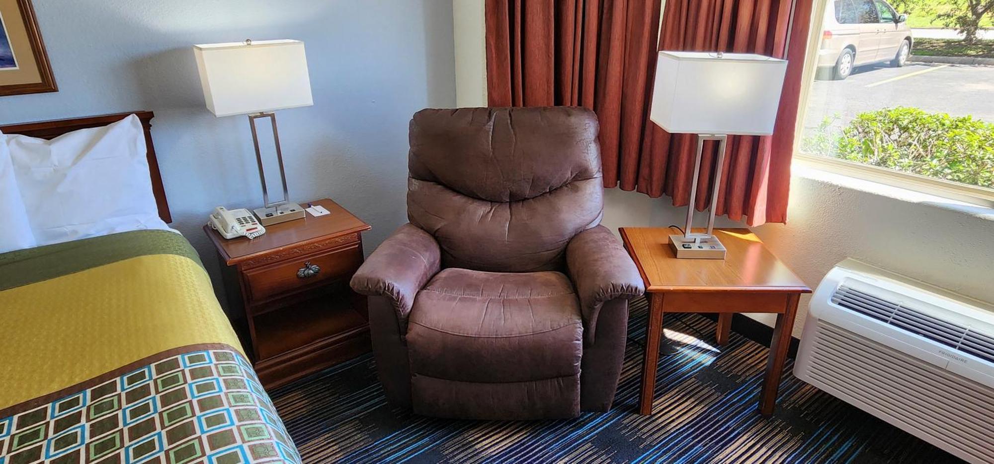 All Towne Suites Saint Robert Exteriör bild