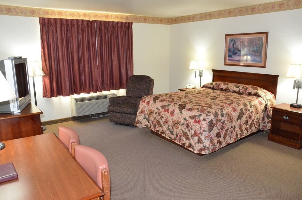 All Towne Suites Saint Robert Exteriör bild